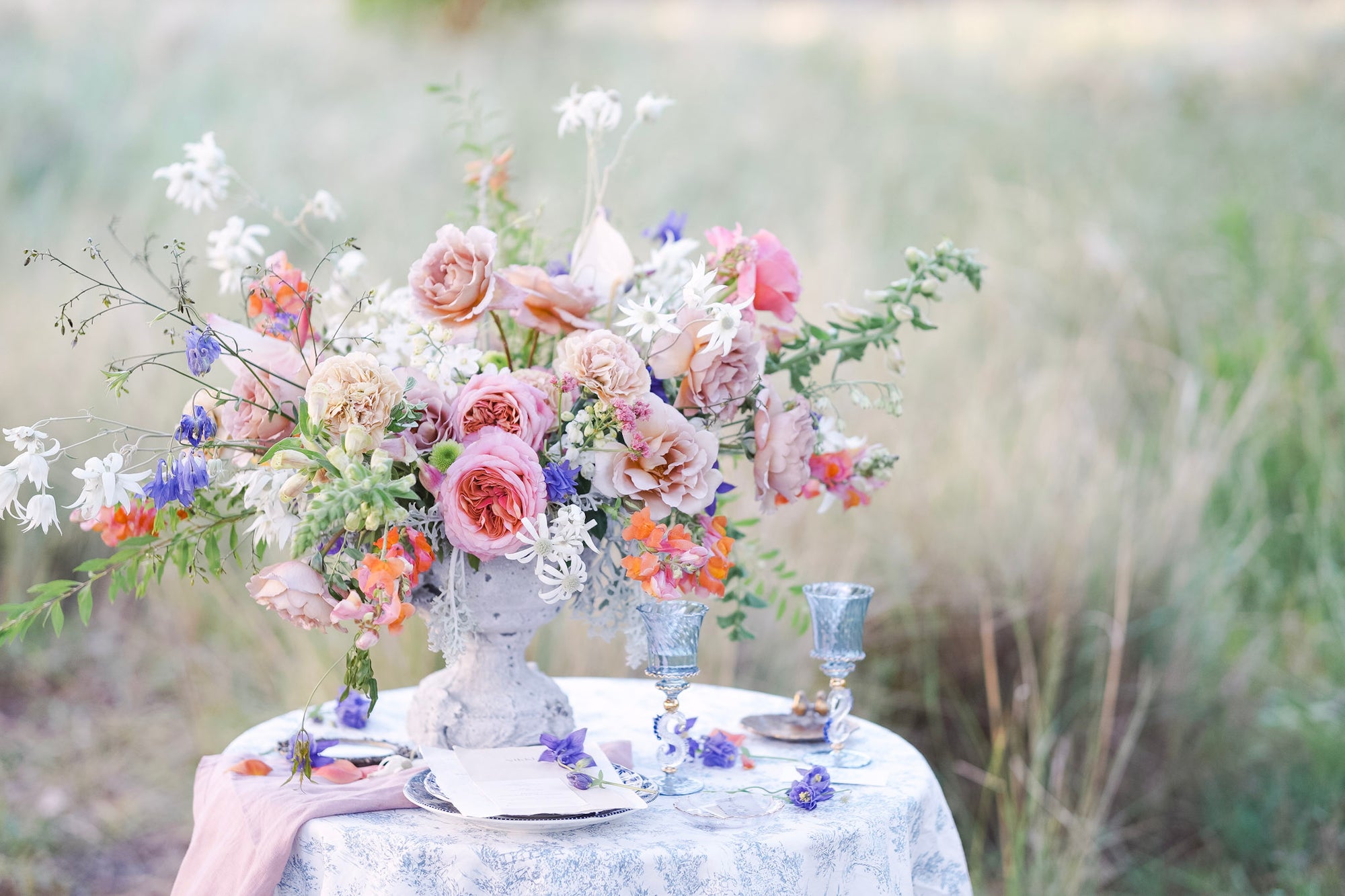 Flower arranging workshop Sydney with fresh and dried flowers