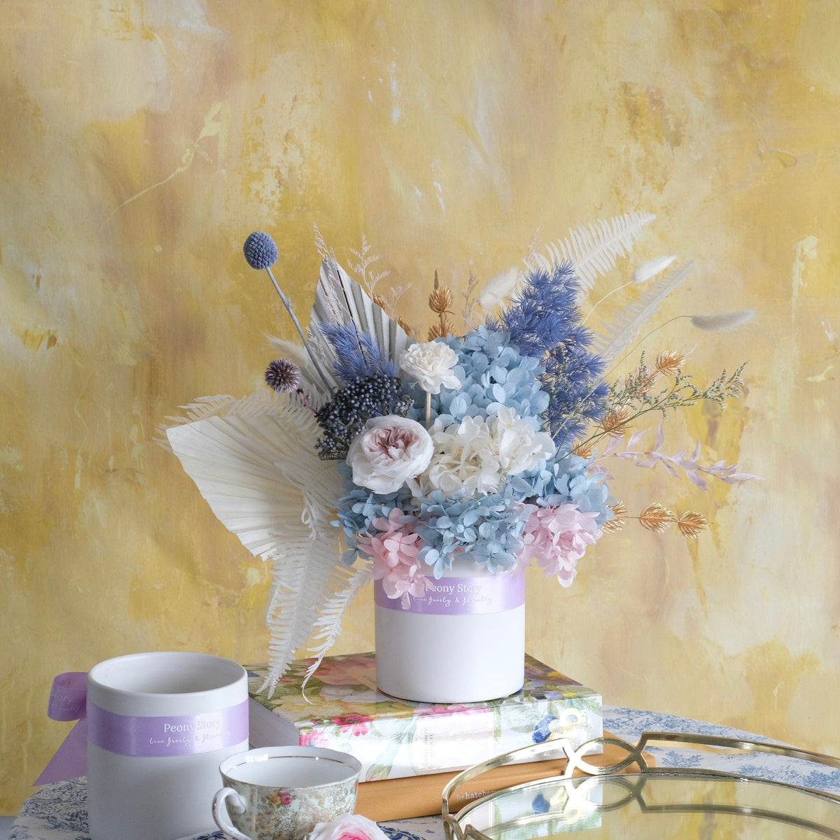 dried flower vase arrangement free delivery